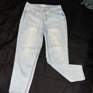 Time and Tru Women's Light Wash Straight Leg Jeans